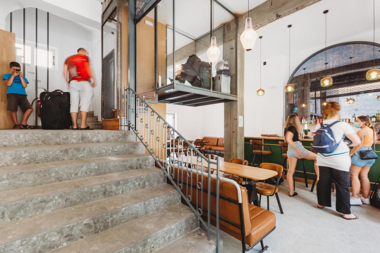 Athens Backpackers Hostel Exterior photo